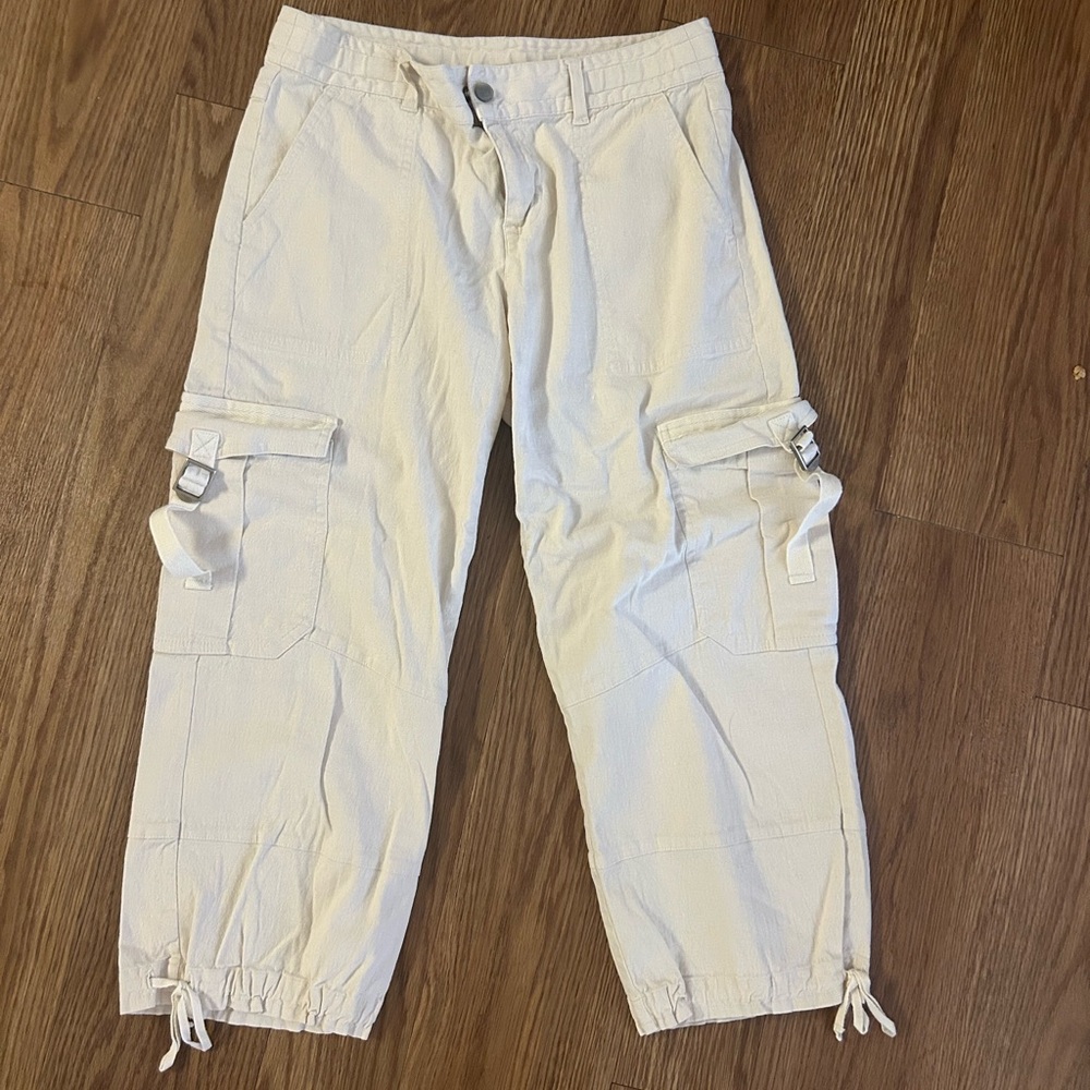 Athleta Women's Cream Cargo Capris
